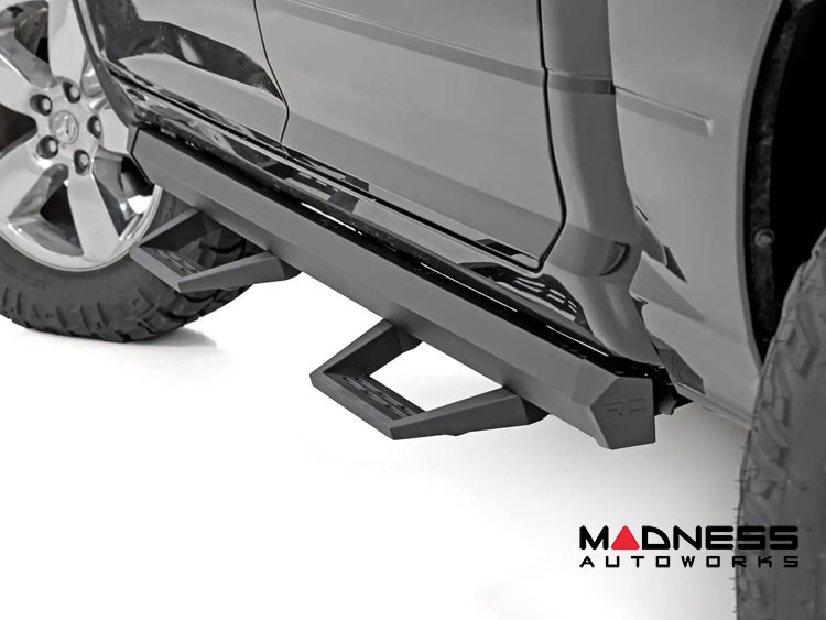 2009-2018 Dodge RAM 1500 5 Inch Door to Door Running Boards : IB04EAG8B
